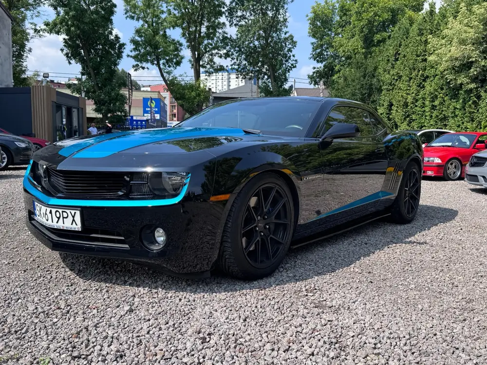 Czarny Chevrolet Camaro